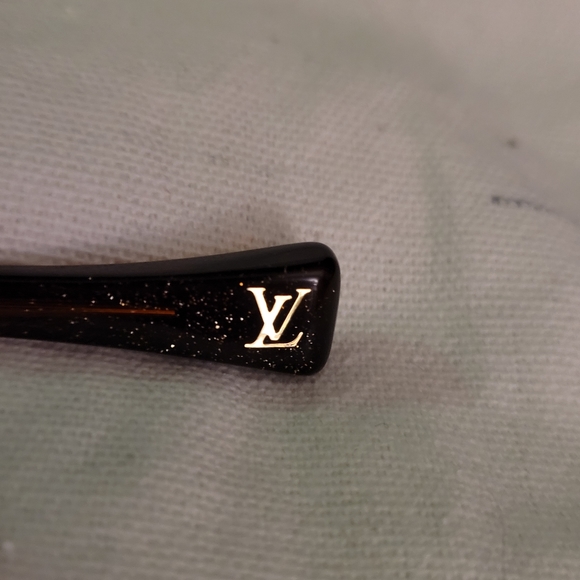 $135 EMT Authentic Louis Vuitton Sunglasses Soupcon. Speckling Acetate frames - Picture 10 of 13
